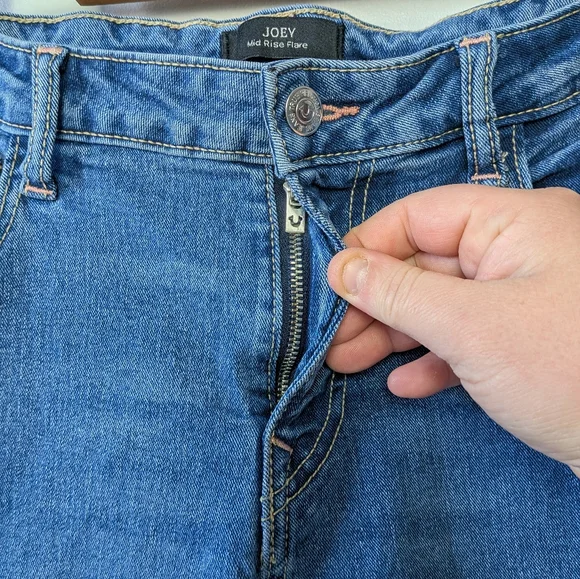 TRUE RELIGION Joey Mid Rise Flare Women Jeans Size 31 Blue Color Y2K Style 2000 - Picture 5 of 16